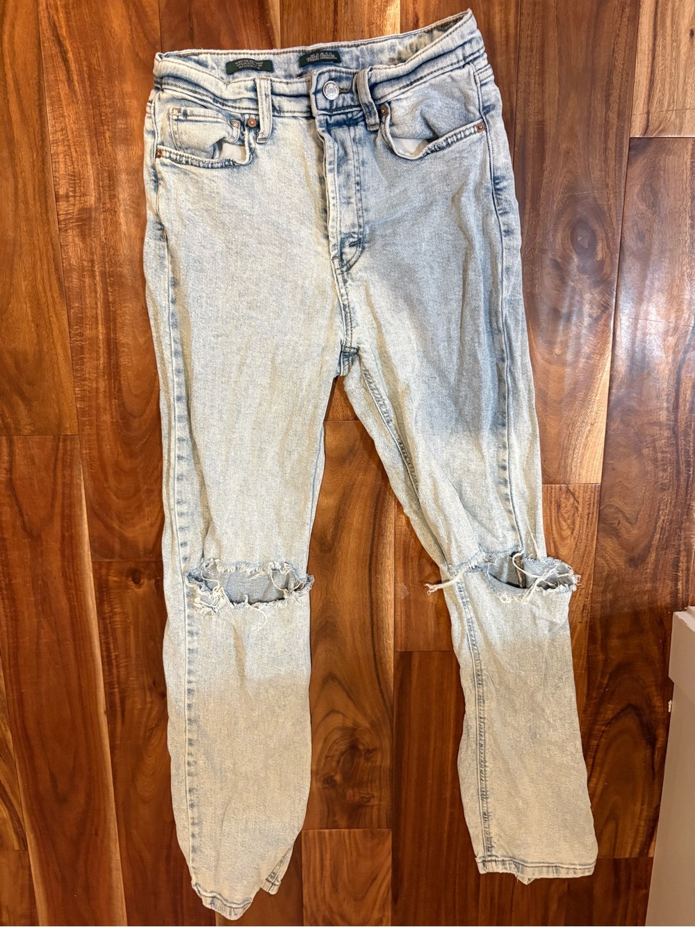 Wild Fable Light Wash Denim 90’s Straight Leg distressed jeans
